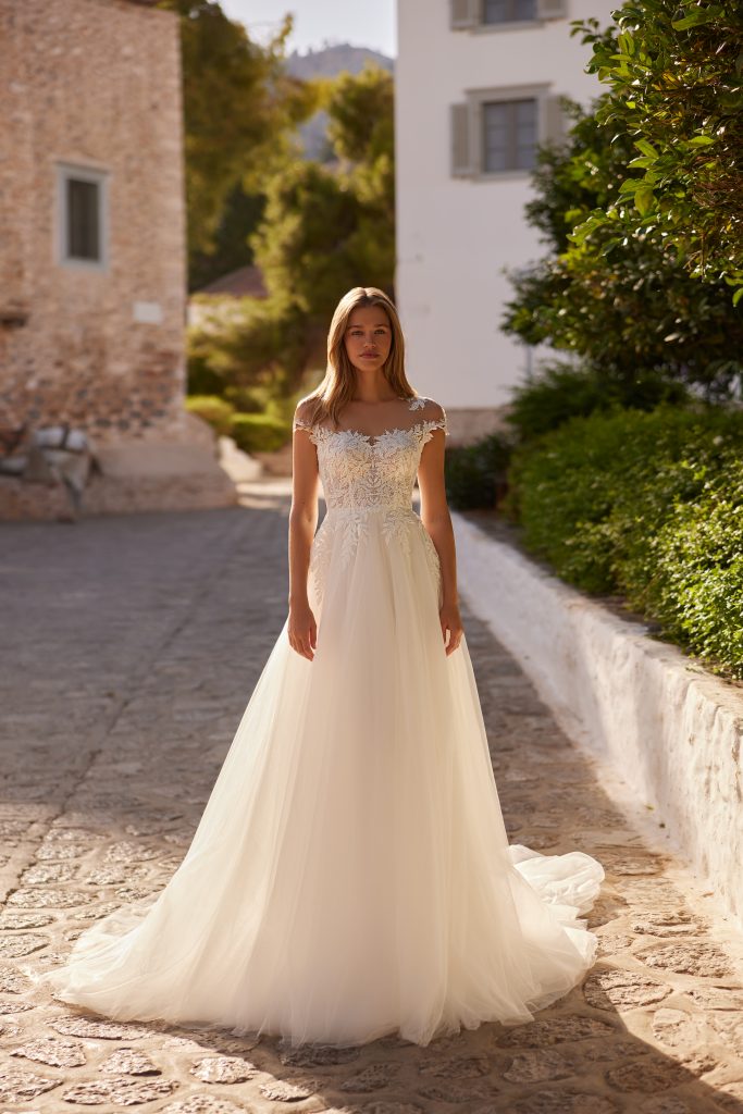 Brautkleid aus der Brautkleid-Kollektion im liva Hochzeitshaus in Hamburg