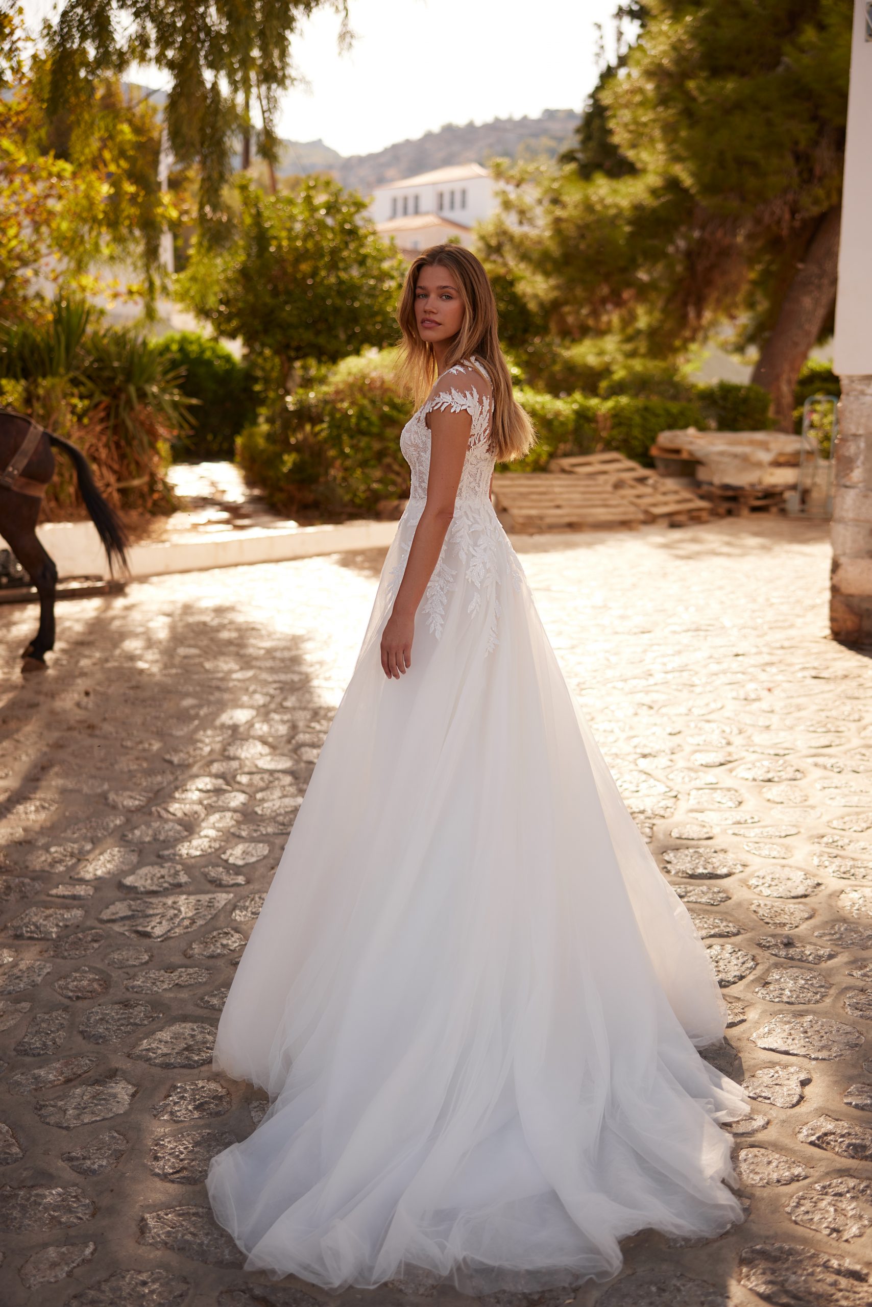 587-Sarita Elly Haute Couture